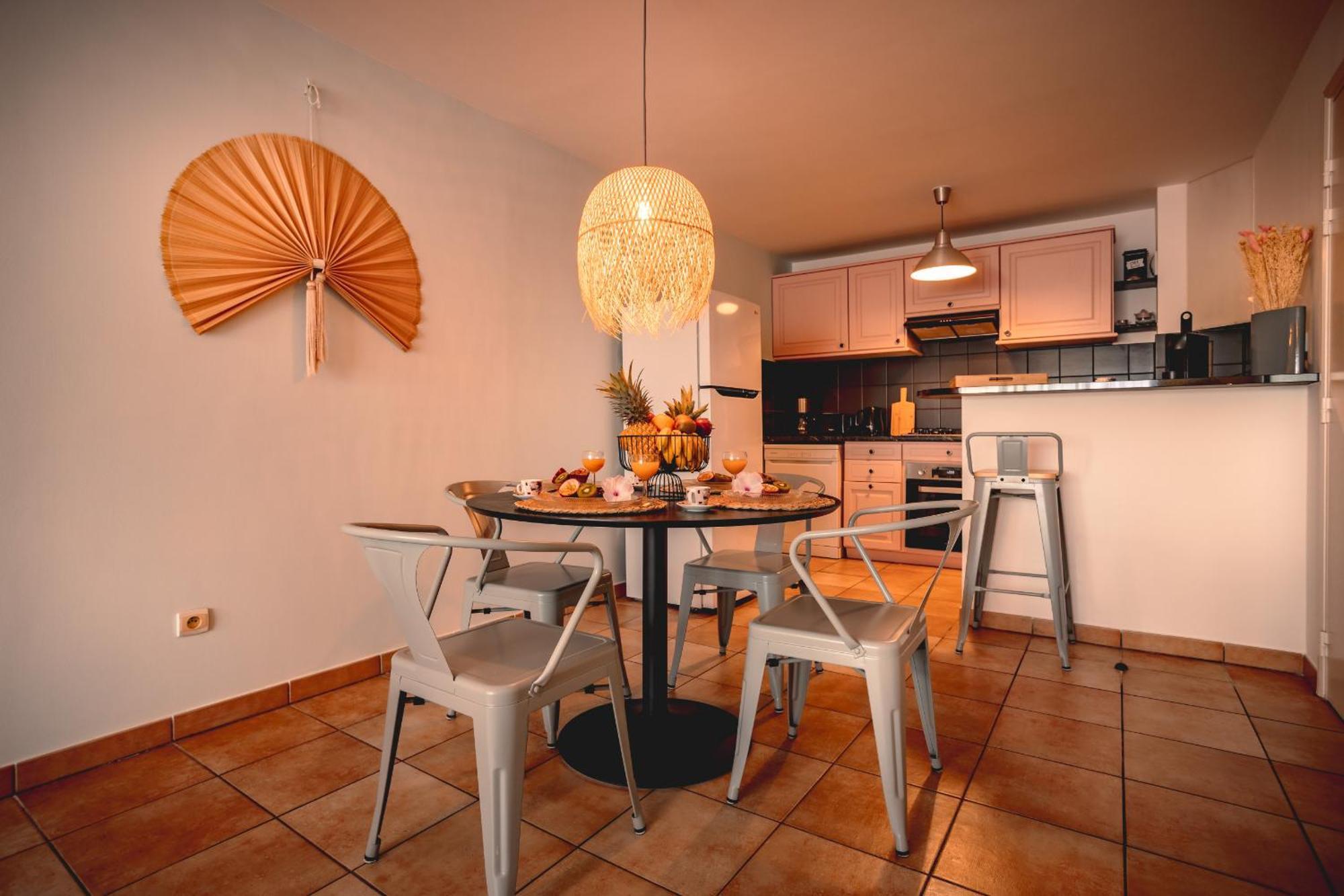 Tropicocoon Appart' En Plein Centre Ville Saint Pierre Luaran gambar